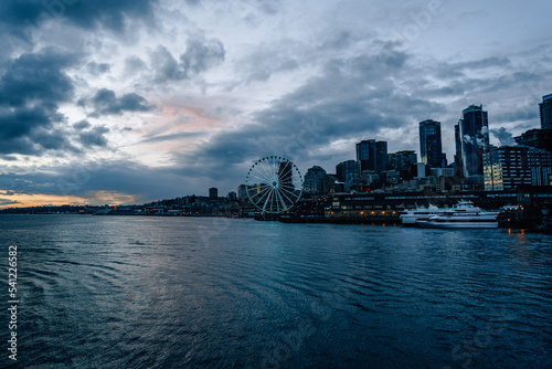 Seattle ferries Wheel with the iconic Skyline