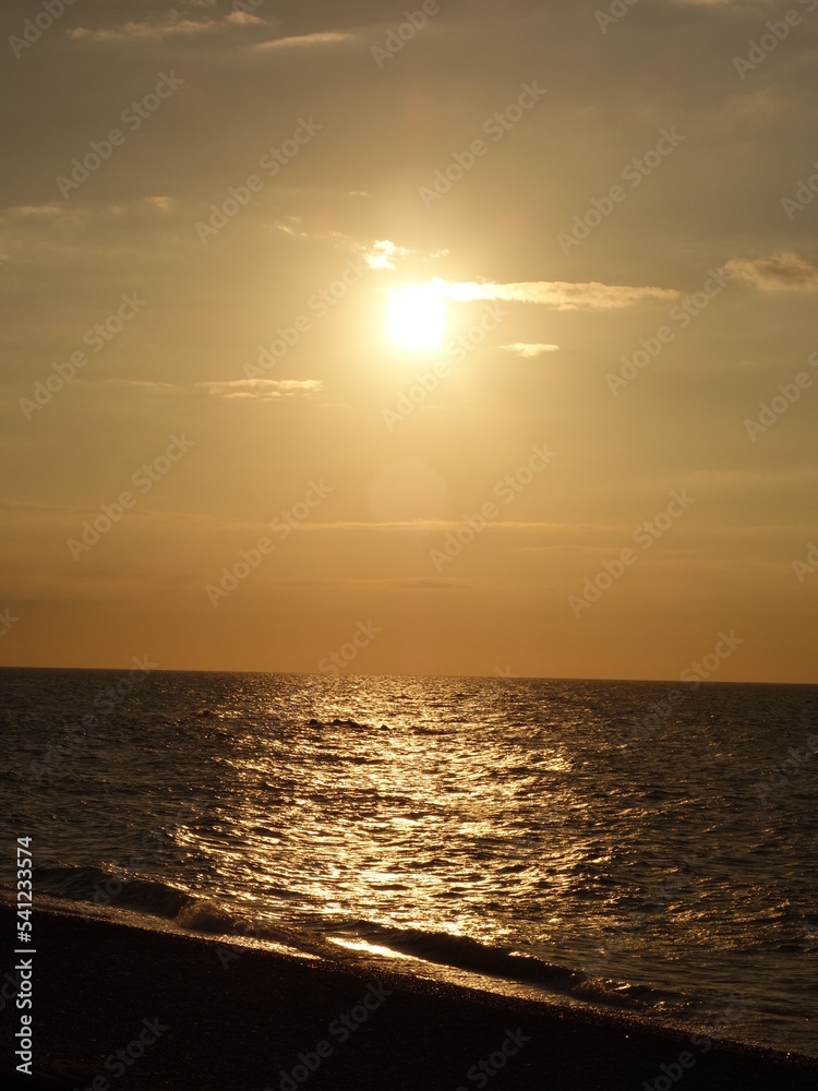 Obraz premium 日本海に沈む夕日