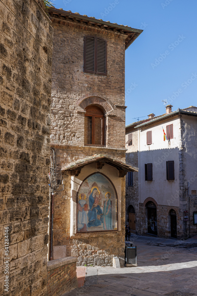 Fototapeta premium Entorno del pueblo de San Gimignano típico de la Toscana Italiana.