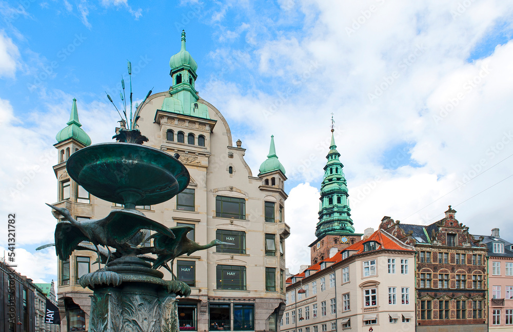Fototapeta premium Stork Fountain, Amagertorv in Copenhagen, Denmark