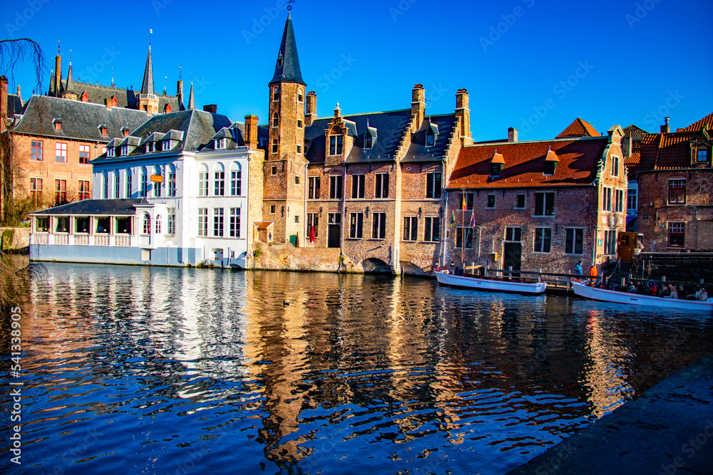 maisons, rues, et autres bâtiments de la ville de Bruges