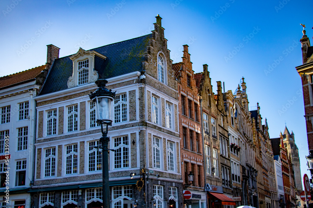 Obraz premium maisons, rues, et autres bâtiments de la ville de Bruges