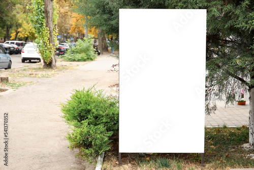 Modern blank advertising bi...