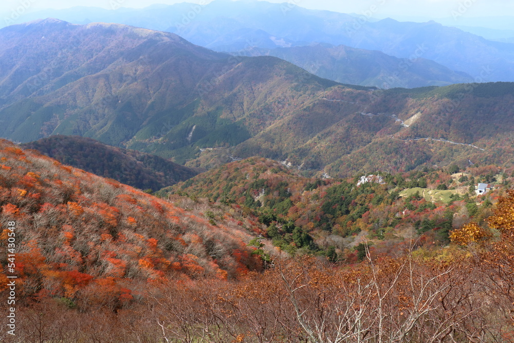 剣山　山頂付近からの景観　秋　（四国　徳島県）