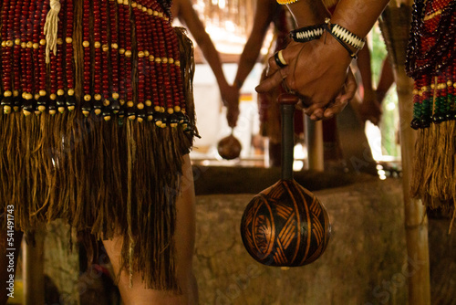 Schilderij op canvas Indigenous doing traditional dance.