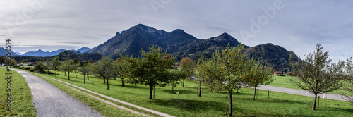 Hochplatte mit Staffn und Obstbäumen  im Herbst photo