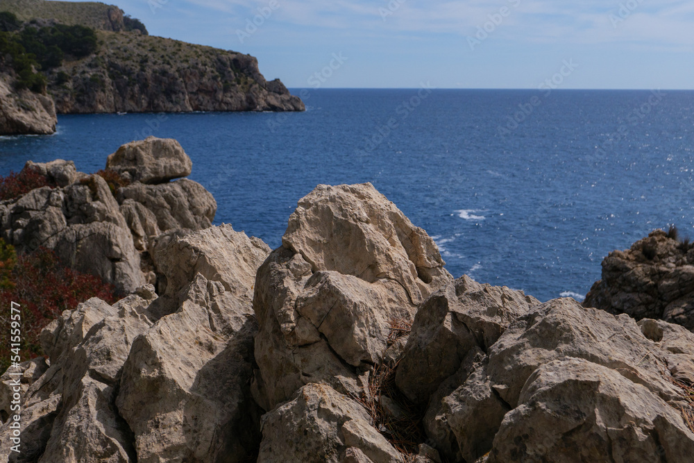 Wanderung entlang der Küste der Halbinsel Formentor im Norden der Baleareninsel Mallorca. Wanderung entlang der Küste der Halbinsel Formentor im Norden der Baleareninsel Mallorca.
