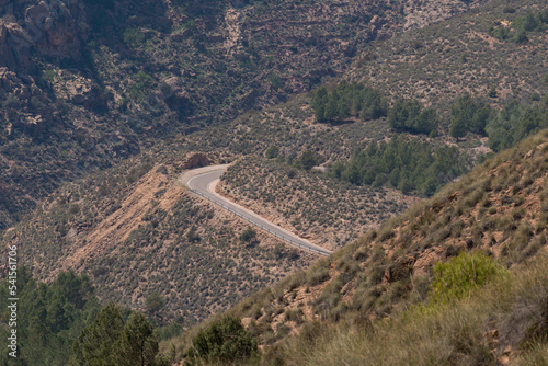 road crossing the mountainside © Javier