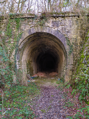 Túnel misterioso