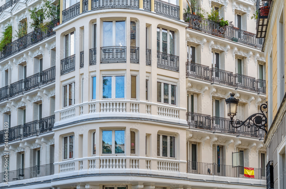 Fototapeta premium Architectural detail in Madrid, Spain