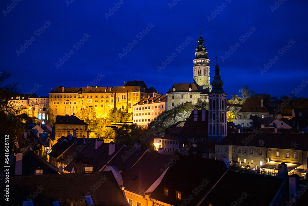 Fototapeta premium evening view to Cesky Krumlov castle - Czech republic