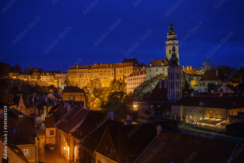 Fototapeta premium evening view to Cesky Krumlov castle - Czech republic