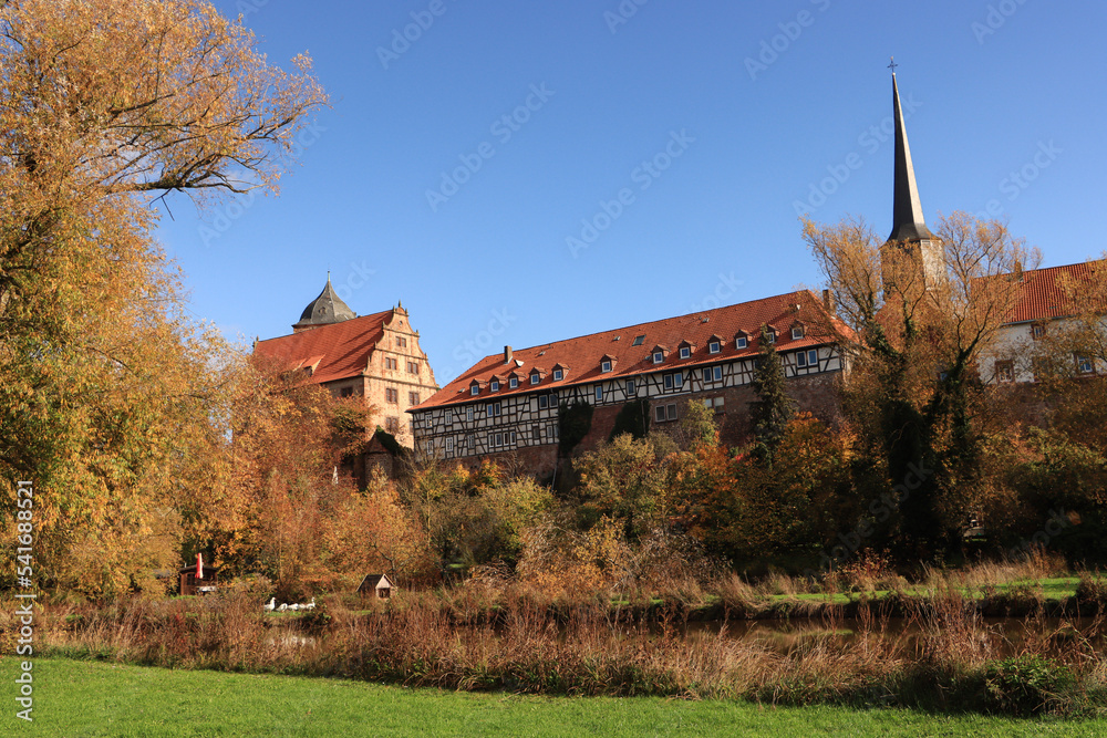 Burgenstadt Schlitz; Blick über die Eisteiche auf die Altstadt mit Vorderburg und Stadtkirche