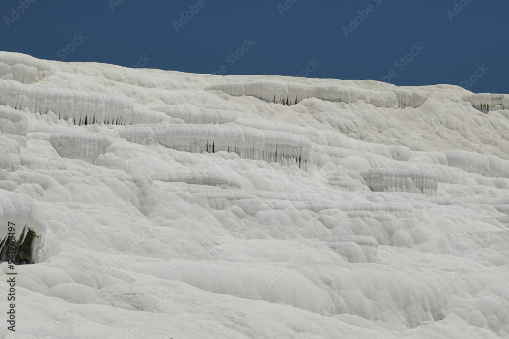 Fototapeta premium Travertine Terraces at Pamukkale in Denizli, Turkiye