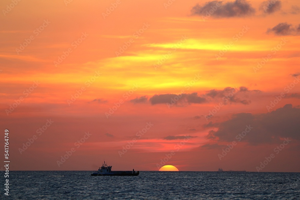 Sonnenuntergang über Ozean Sonnenuntergang über Ozean