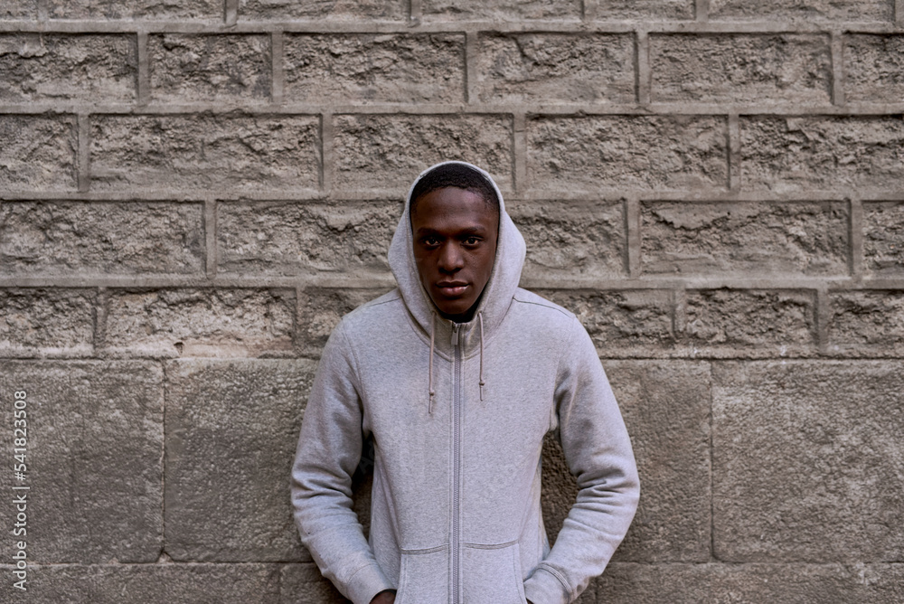 Obraz premium African American man in hoodie