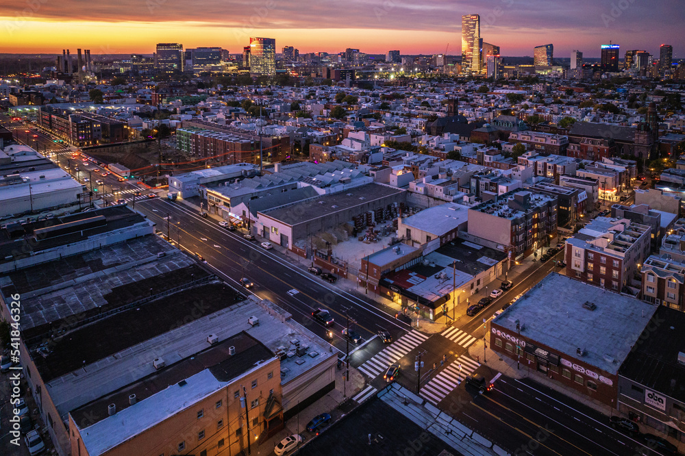 Obraz premium Drone of Epic Philadelphia Sunset
