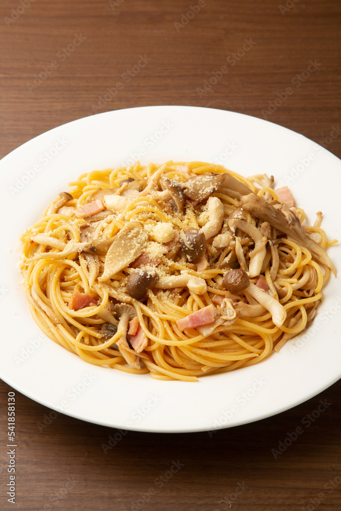 きのこの和風スパゲッッティー バター醤油 きのこの和風スパゲッッティー バター醤油