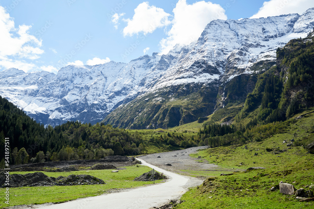 Wanderung im Felbertal in Österreich Hohe Tauern