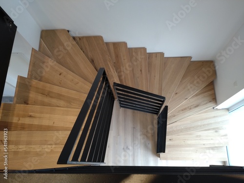MIP Treppe aus Stahl und Holz photo