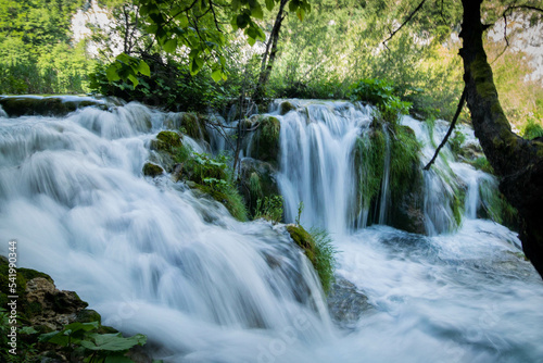 Fototapeta Naklejka Na Ścianę i Meble -  Cascadas de agua en parque natural, seda
