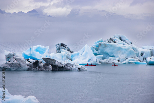 Icebergs in Jokulsarlon glacier lagoon, Iceland © Jasper Neupane