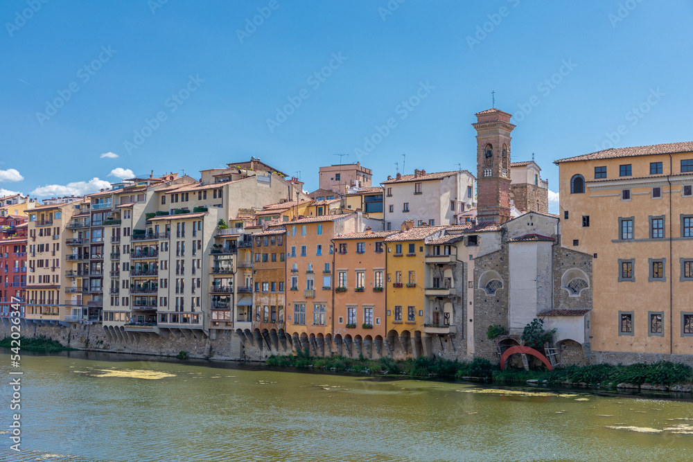 Oltrarno, rive gauche de l'Arno, depuis le Ponte Santa Trinita, à Florence, Italie