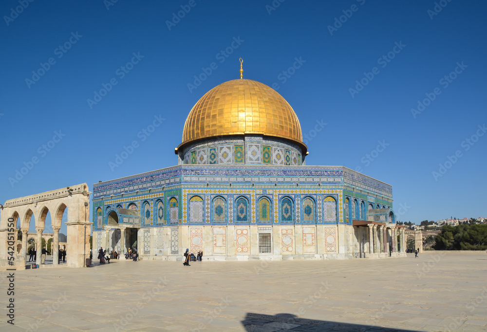 Obraz premium Mosque Dome of the Rock in Jerusalem.
