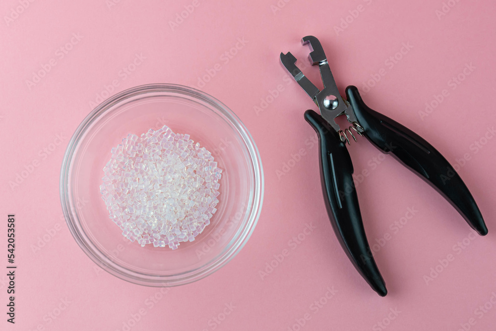 Φωτογραφία Keratin Glue Pellets Granules Beads for Nail Tip Hair Extensions Transparent hot melt grain with pliers or forceps tools for forming keratin capsules to bond the extension to the natural human hair