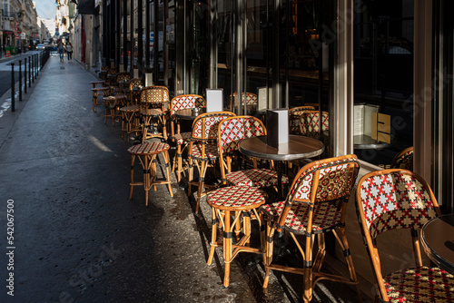 Fototapeta Naklejka Na Ścianę i Meble -  Terrace café in a street in Paris, France