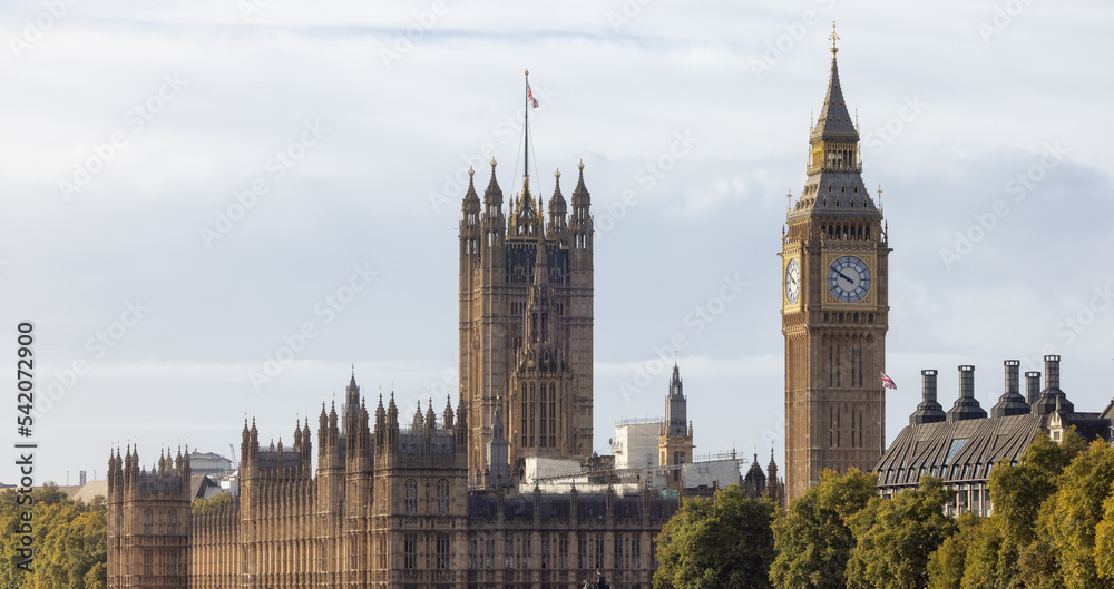 Obraz premium Historic Landmark, Big Ben, at Palace of Westminster. Cloudy Blue Sky in Fall Season. London, United Kingdom. Travel Destination