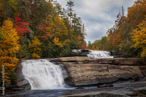 Fototapeta Naklejka Na Ścianę i Meble -  Hooker Falls in Autumn