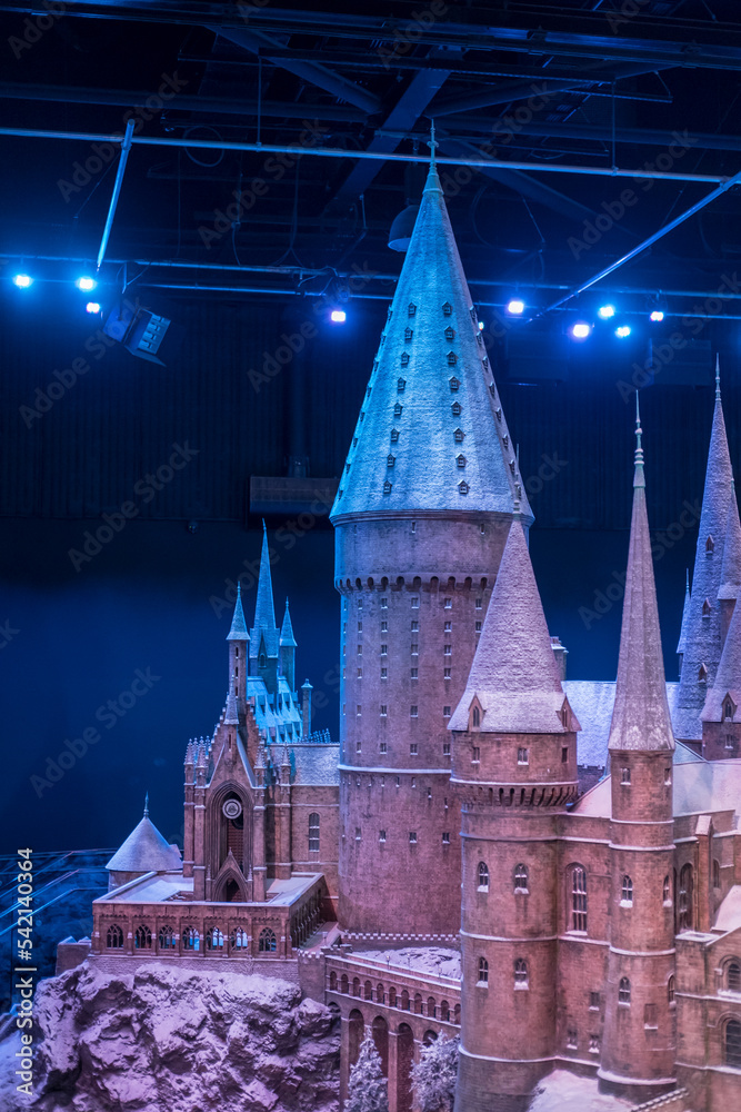 Obraz premium London, England - 18 November 2017: A model of Hogwarts in Warner Brothers Studio tour, The making of Harry Potter at Leavesden Studio in London.