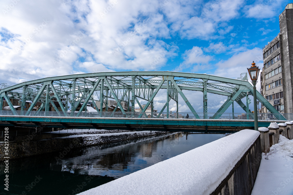 Fototapeta premium 雪の金沢・犀川大橋