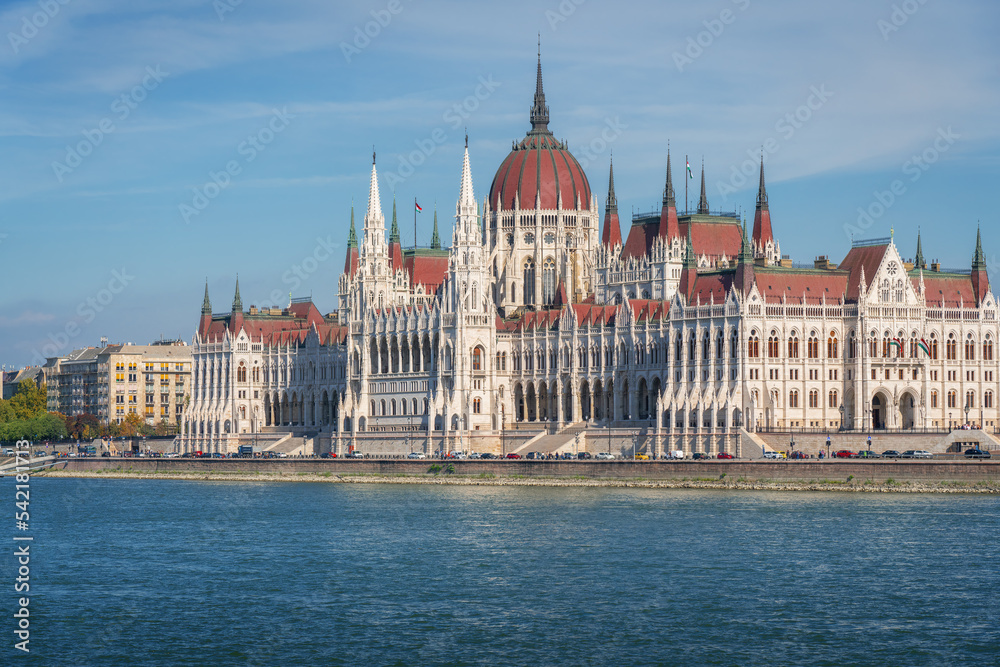 Hungarian Parliament and Danube River - Budapest, Hungary Hungarian Parliament and Danube River - Budapest, Hungary