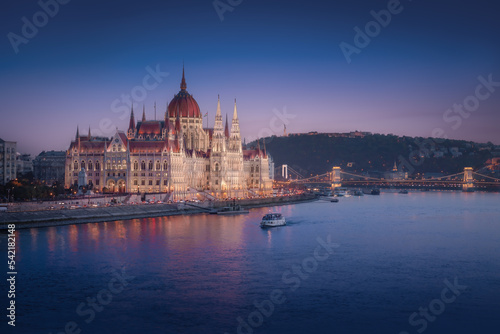 Hungarian Parliament, Danube River and Szechenyi Chain Bridge at night - Budapest, Hungary © diegograndi