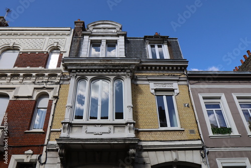 Immeuble typique, vue de l'extérieur, ville de Calais, département Nord Pas de Calais, France