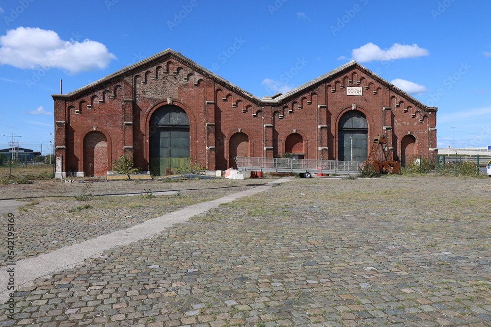 Immeuble typique, vue de l'extérieur, ville de Calais, département Nord Pas de Calais, France