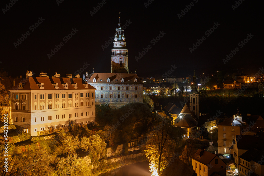 Obraz premium night view to Cesky Krumlov castle - Czech republic