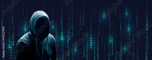 Silhouette du cybercriminel sur fond de données binaires bleu cyan