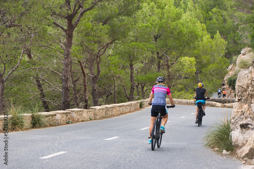 Radfahrer (aufgenommen im Nordwesten der Insel Mallorca) © Prieshof PixEL