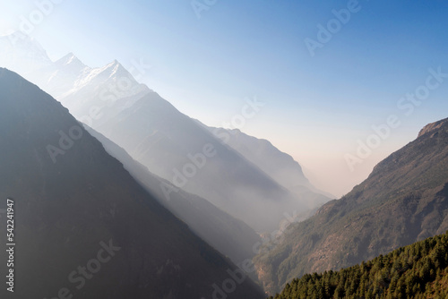 Trekkers with vew during way from Dingboche to Lobuche. Napal.