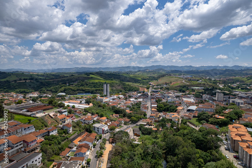 Ouro Fino city located in the interior of Minas Gerais. It is part of the Caminho da Fé, part of the mesh circuit and with several coffee plantations. Houses, trees and mild climate.