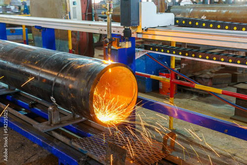 CNC Plasma Cutting, Cutting Pipe Carbon With CNC Plasma Cutting Machine.
