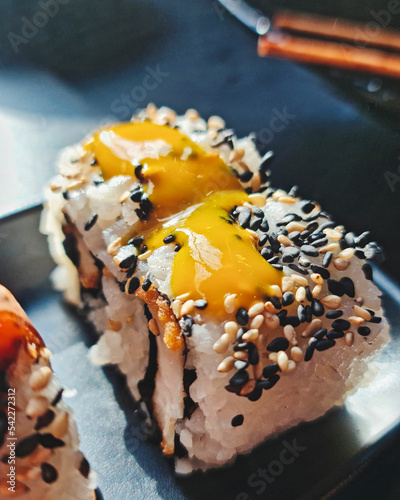 California Rolls - lecker Sushi essen photo