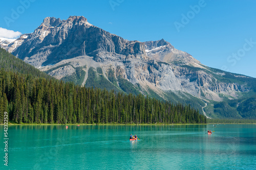 Fototapeta Naklejka Na Ścianę i Meble -  Emerald lake with people doing kayak, Yoho national park, British Columbia, Canada. 
