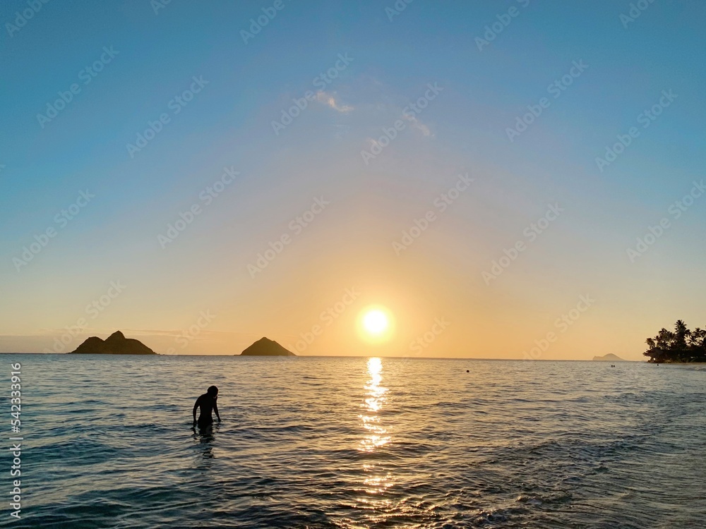Sunriseon the Lanikai beach in Hawaii