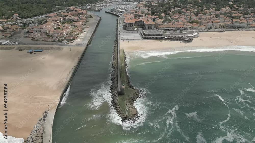 Phare de Capbreton et sa plage Stock Video | Adobe Stock