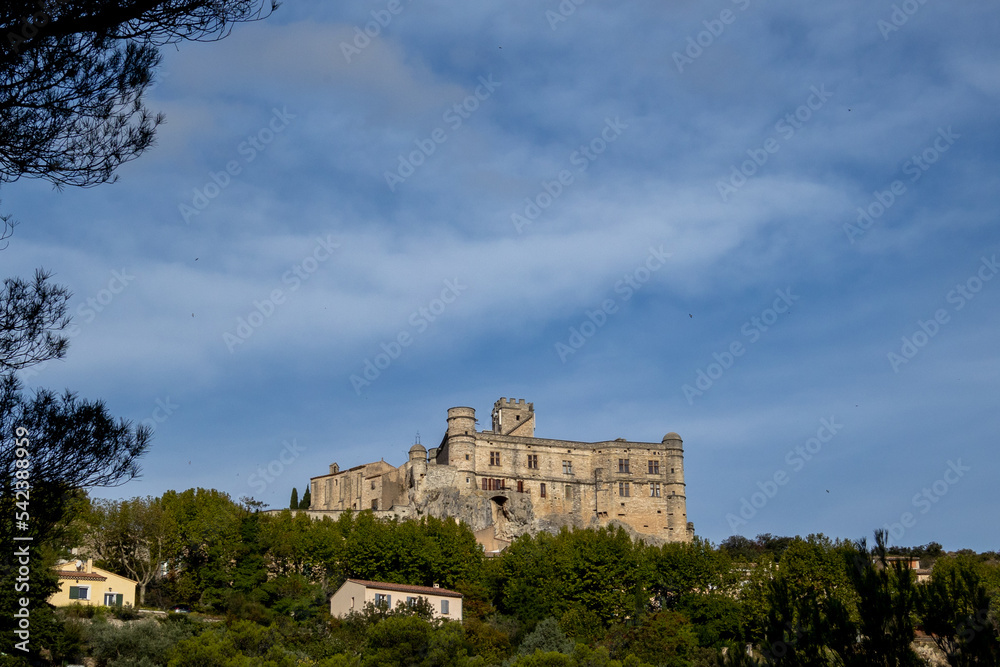 vue du château du Barroux dans le Vaucluse