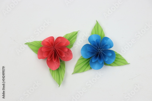 Beautiful Handmade Paper Flowers - Craft Projects